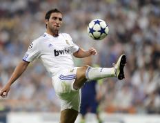 包含李盈莹状态火爆，NBA常规赛八强战对阵菲尼克斯太阳，利雅得新月力争连败的词条